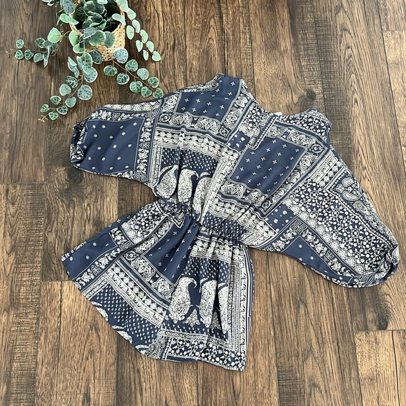 Sage Tie Front Open Arm Bandana Print Romper - Picture 2 of 9